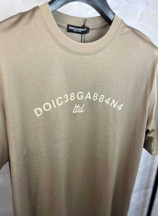 Мужская футболка Dolce Gabbana бежевая футболка с принтом DG f687