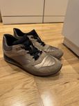 Tenis castanhos e bejes da Geox