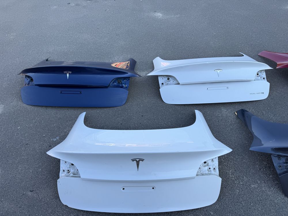 Кришка багажника Ляда тесла Tesla model 3 рест до рест