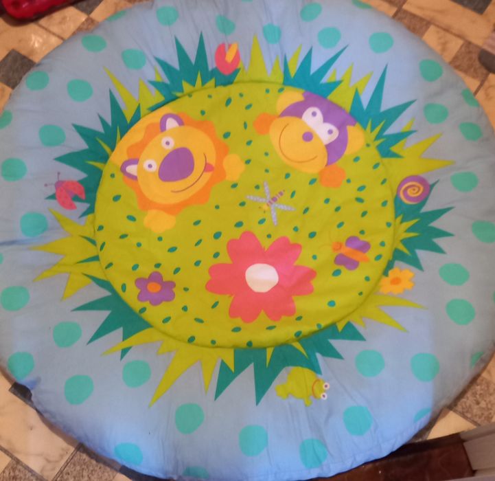 Zestaw- Duża mata dla niemowlat (1 m) + pozytywki i misie