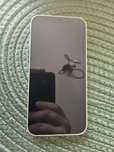 iPhone 12 biały.