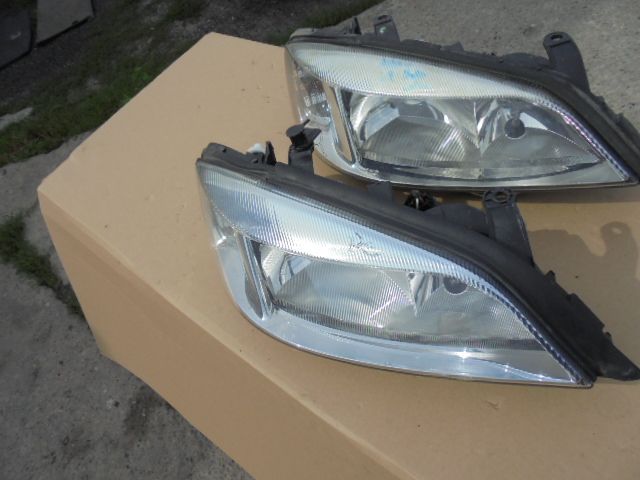 Lampa prawa przód Opel Astra II