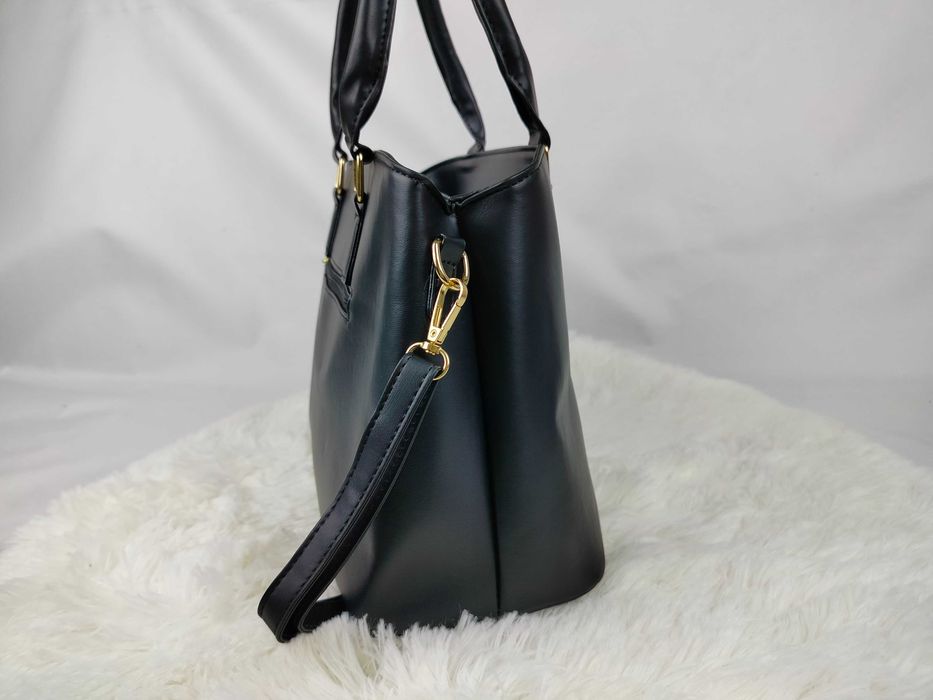 Nowy zestaw torebek w kolorze czarnym do ręki i na ramię