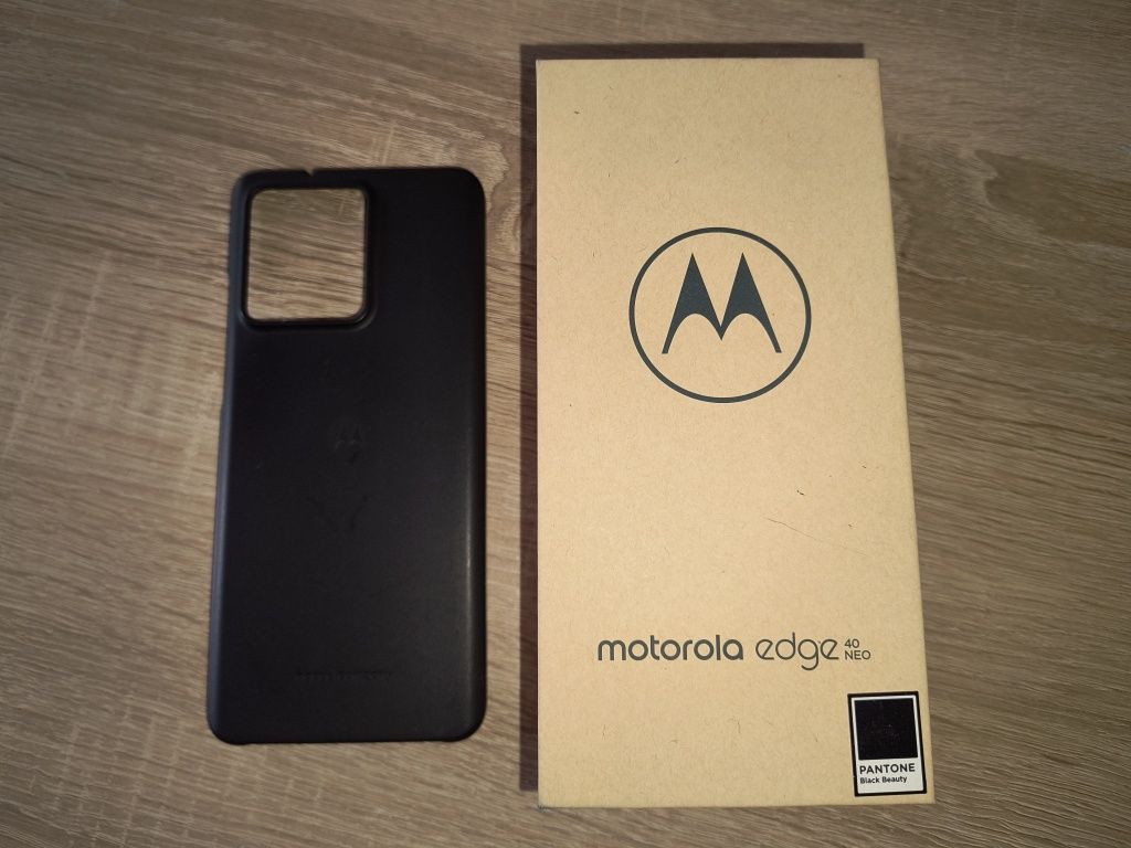 Mowy oryginalny futerał Motorola ege 40 neo