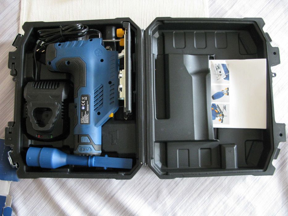 Wyrzynarka akumulatorowa 12v,2000mAh + drugi aku.  Uwaga obniżka