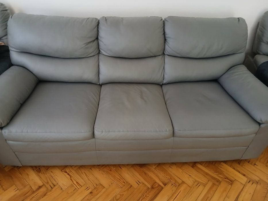 Sofá 3lugares  Novo
