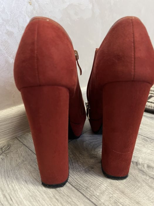 Чоботи ботфорти ботильйони 38р