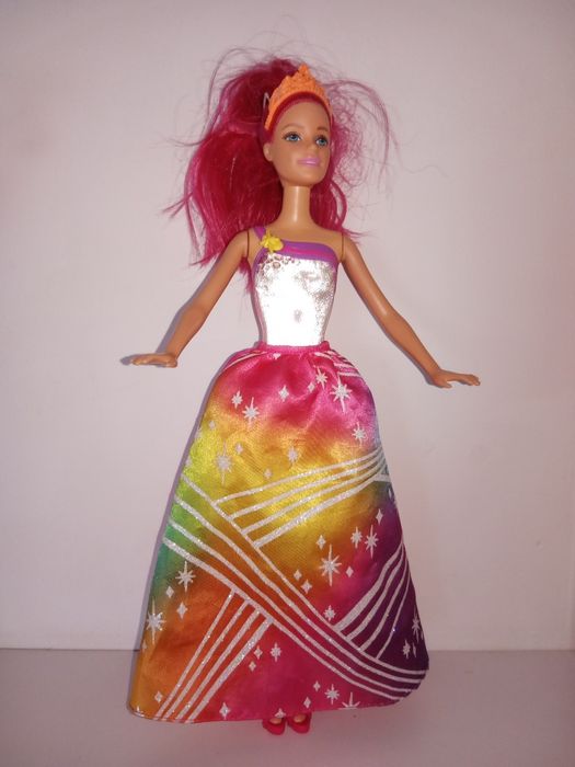 Boneca Barbie Dreamtopia Vale Arco-Íris com luz corpete.