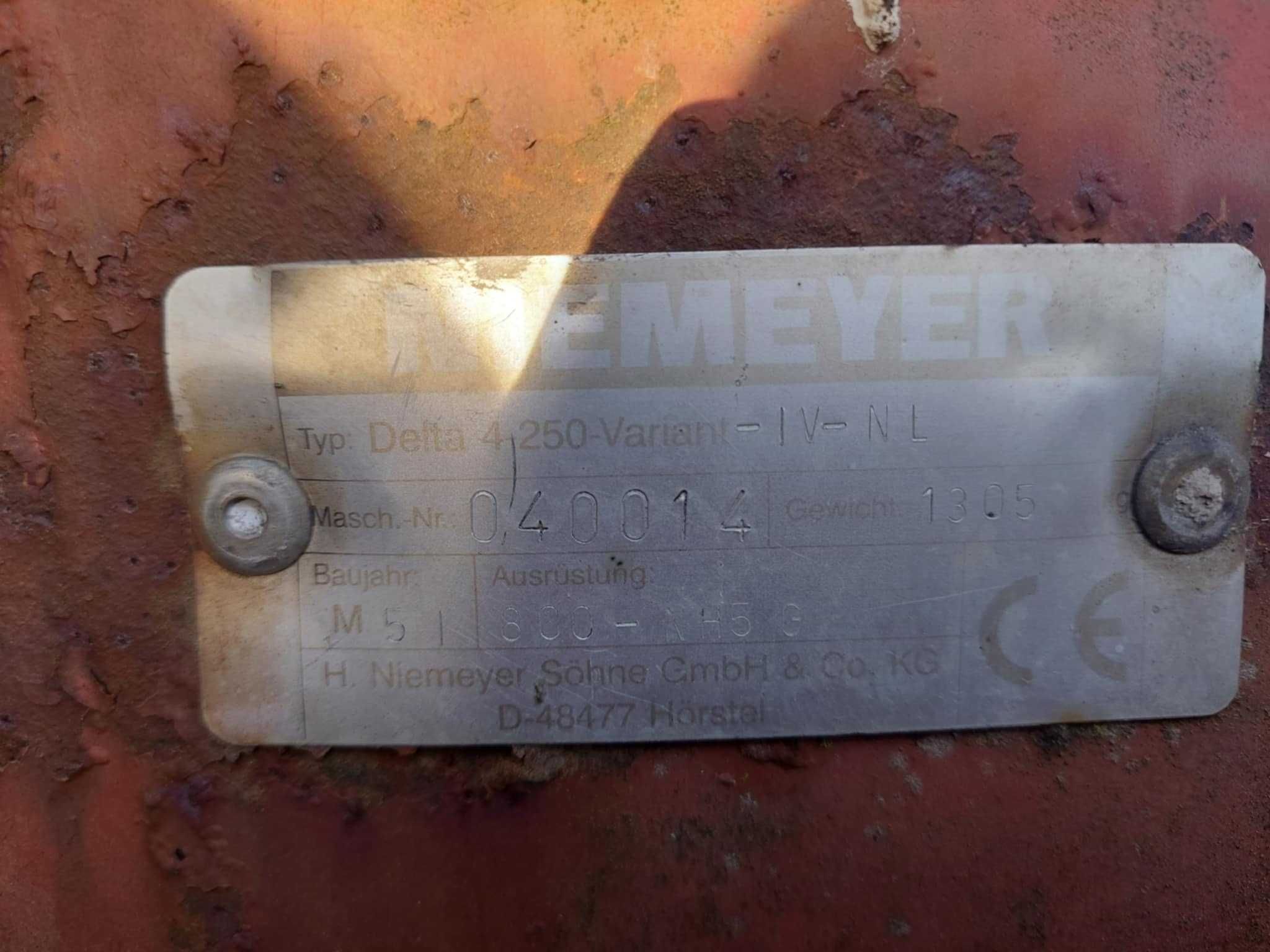 PŁUG NIEMEYER Delta 4 250 Vario 4+