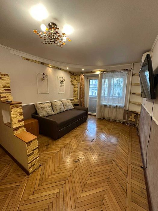 Продам 2 Комн. квартиру в центре города