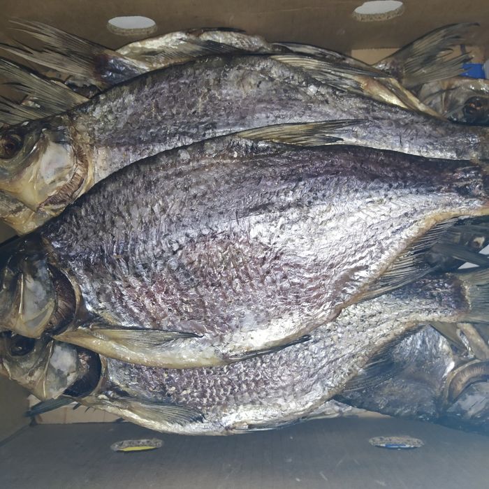 сушена рибка, підлящ, лящ, густера , синець, щука дуже смачна.