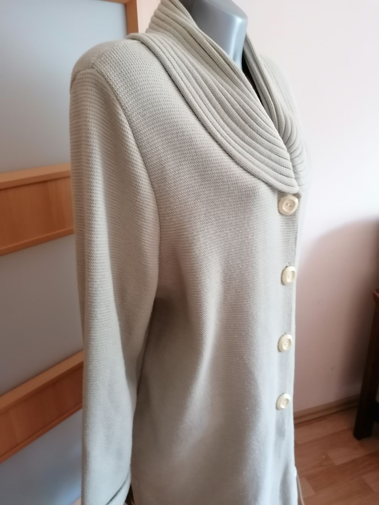 Sweterkowy płaszcz  beżowo-groszkowy polski produkt XL