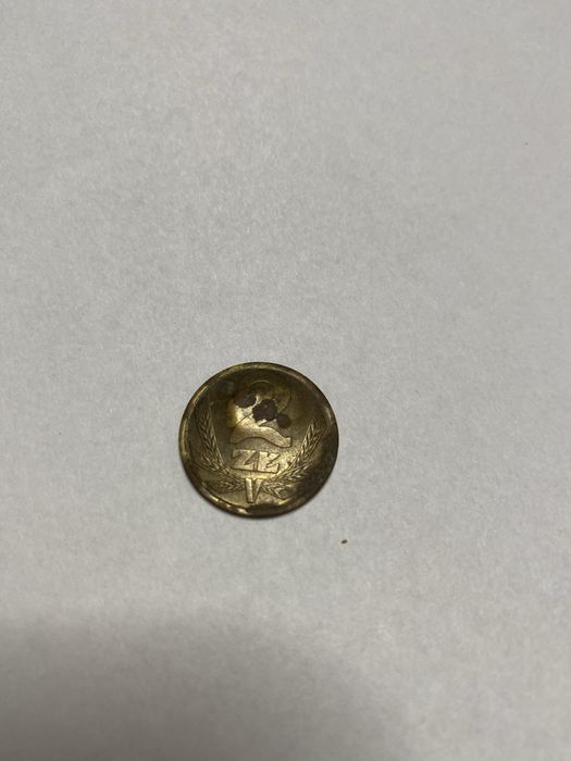 Moneta 2 zł z 1984 r. wybrzuszona