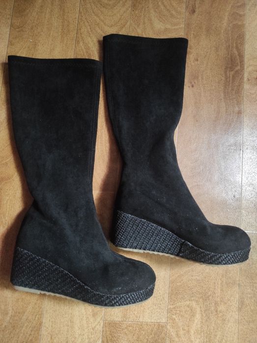 Осінньо-весняні чоботи 35 розмір