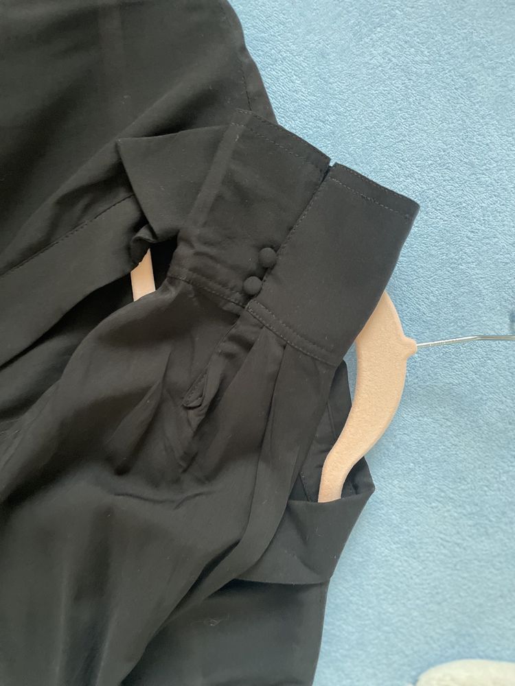 Czarna zwiewna sukienka H&M