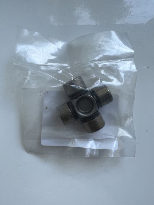 Хрестовина рульового валу 15х39