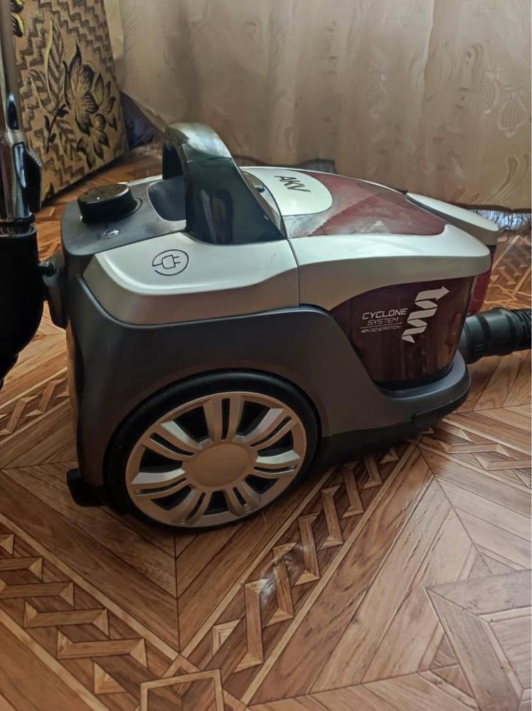 Пилосос на запчастини
