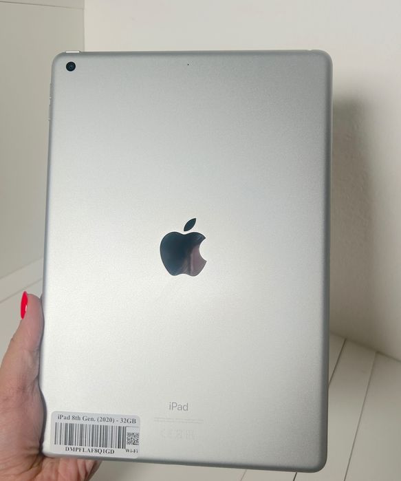 iPad 8 - 32GB - 10.2" com garantia