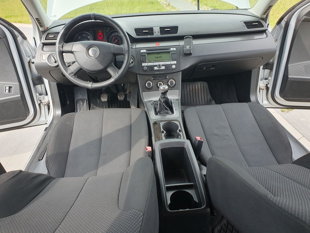 VW PASSAT B6 * * 2005r * *1.9TDi 105KM BKC * TomCar 50 AUT w OFERCIE *