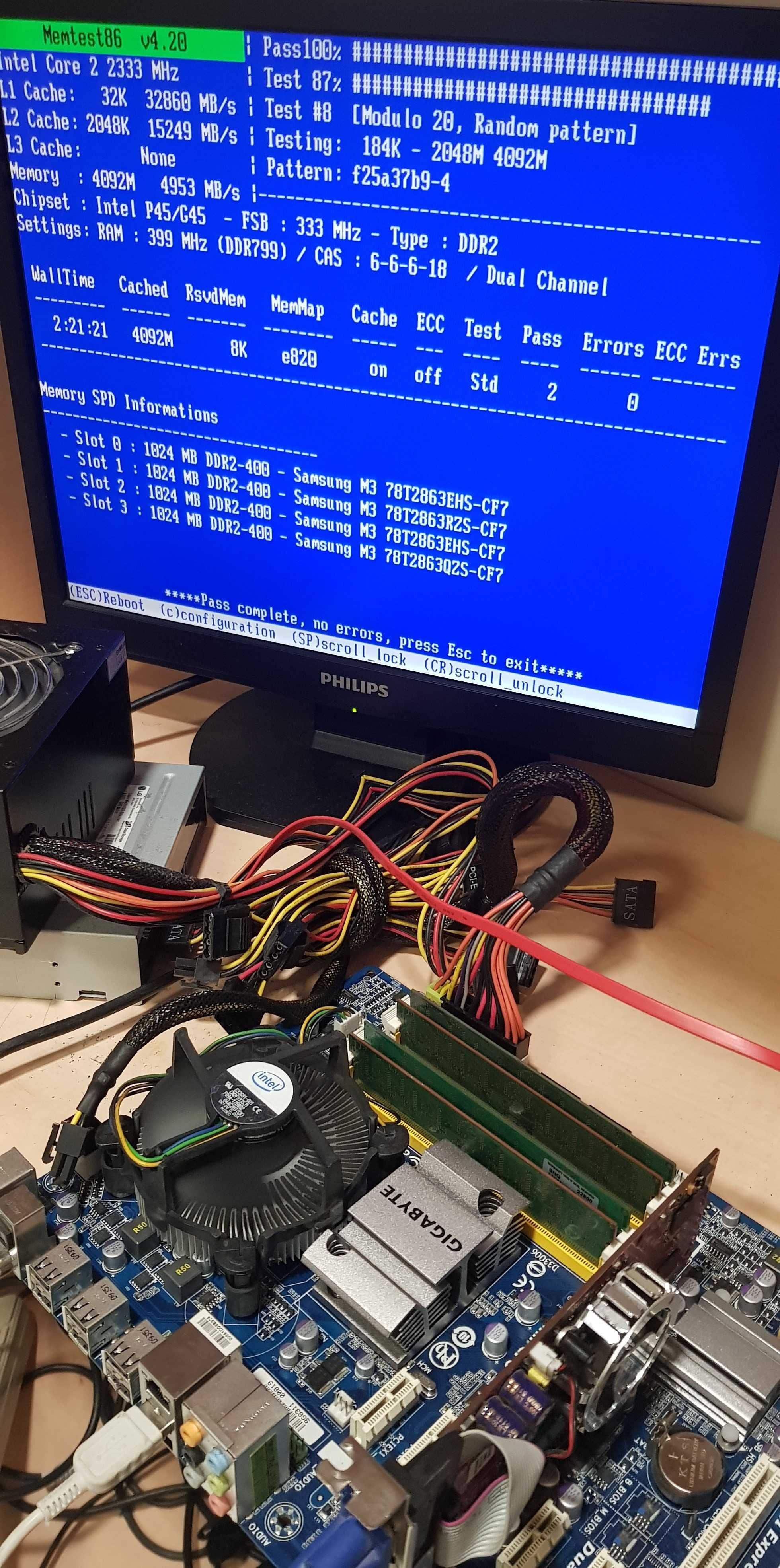 Материнська плата(комплект) GA-EP45-UD3LR/Core2Quad Q8200/DDR2 4Gb