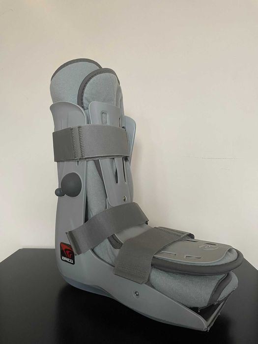 But ortopedyczny niski pompowany Genesis Walker Breg rozmiar L