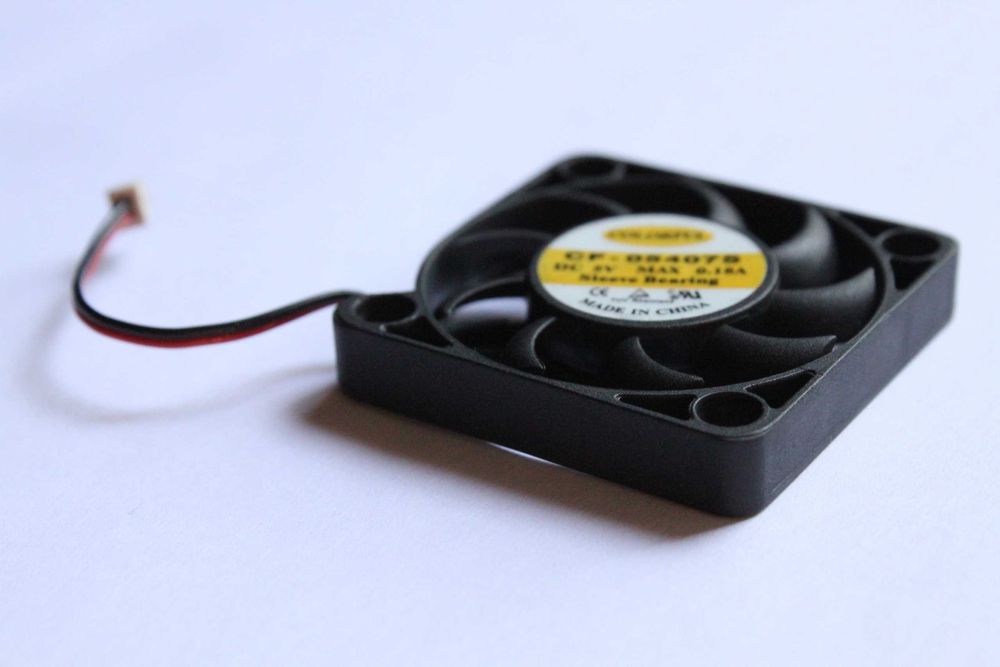 Маленький Кулер «COLORFUL» CF-05407S DC 5V MAX 0.18A Sleeve Bearing