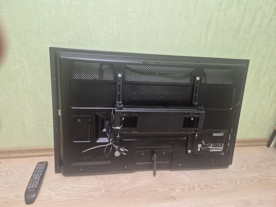 Телевизор Samsung 42 диагональ, бу с 430