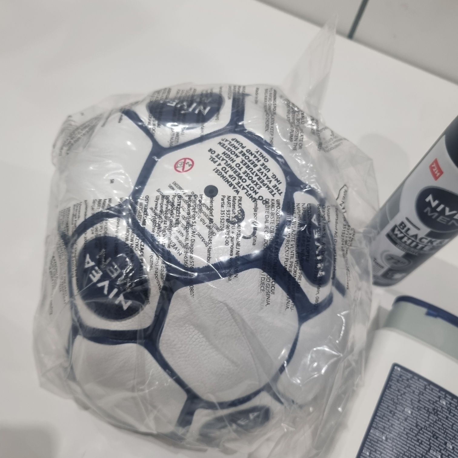 Zestaw Nivea Men + piłka, fajny zestaw na prezent.