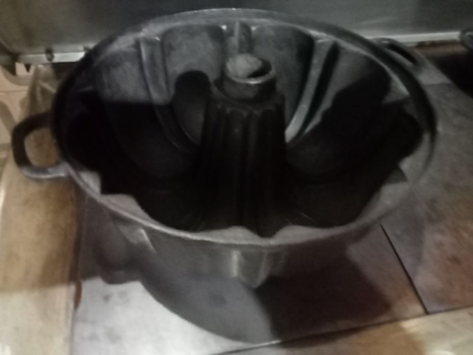 Forma de bolo de ferro fundido