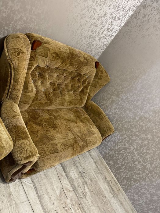 Подам диван в гарному стані