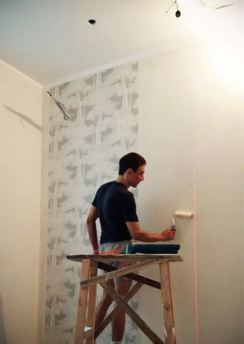 Поклейка обоев .Укладка ламината ,линолеума,плинтус.