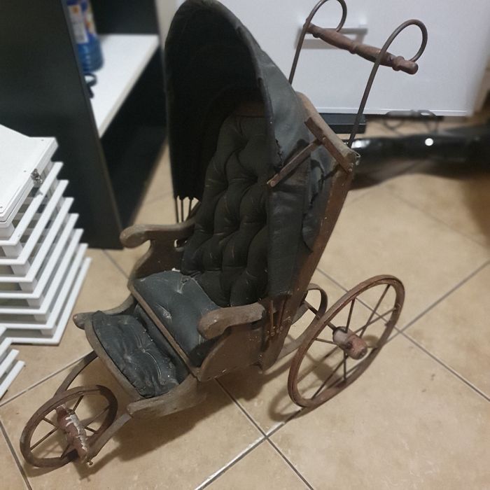 Stara mała spacerówka