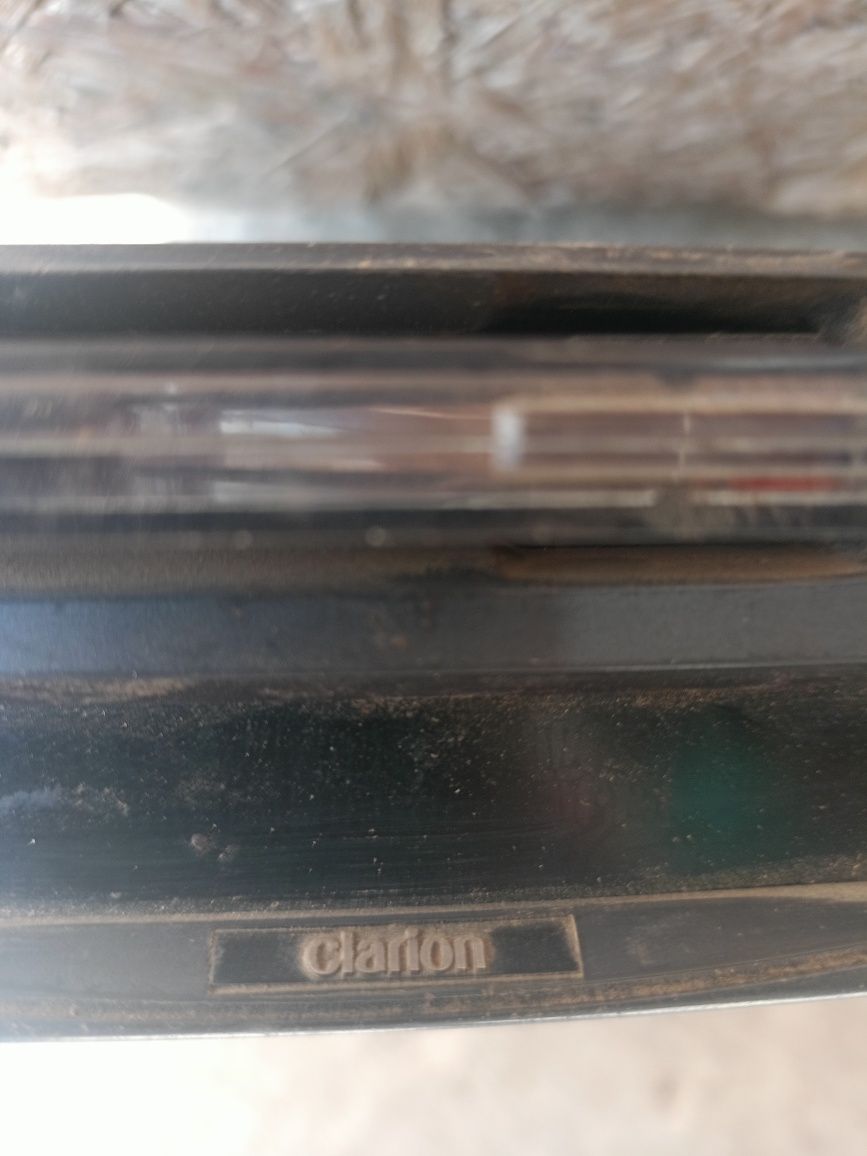 Автомагнитола clarion