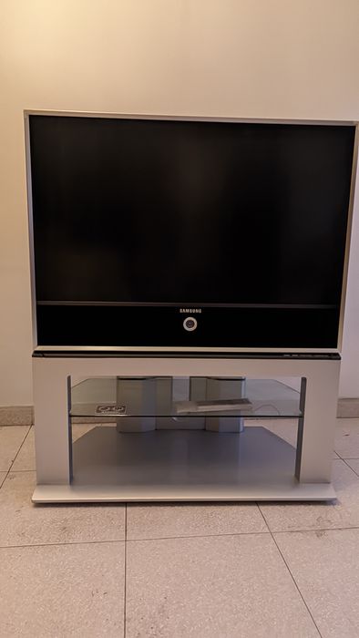 Retroprojetor Samsung SP 46L5H com móvel Tv