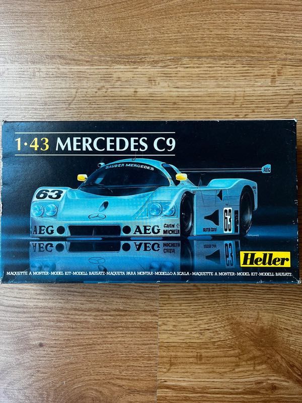 Kits de Modelismo Automóvel Heller 1:43 e Airfix 1:32