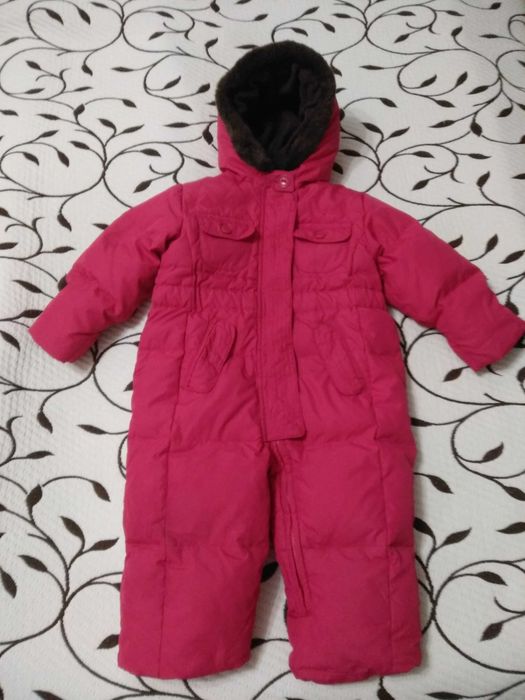 Комбинезон (пуховик) зимний на девочку 1-1,5 года, фирмы Gap
