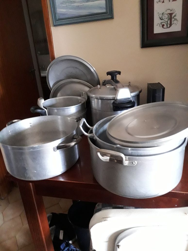 Tachos e panelas