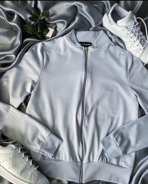 Бомбер Prettylittlething