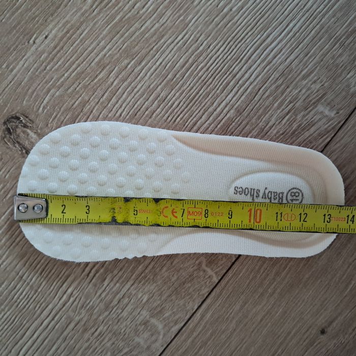 Nowe kapcie/sandały r. 21 do żłobka