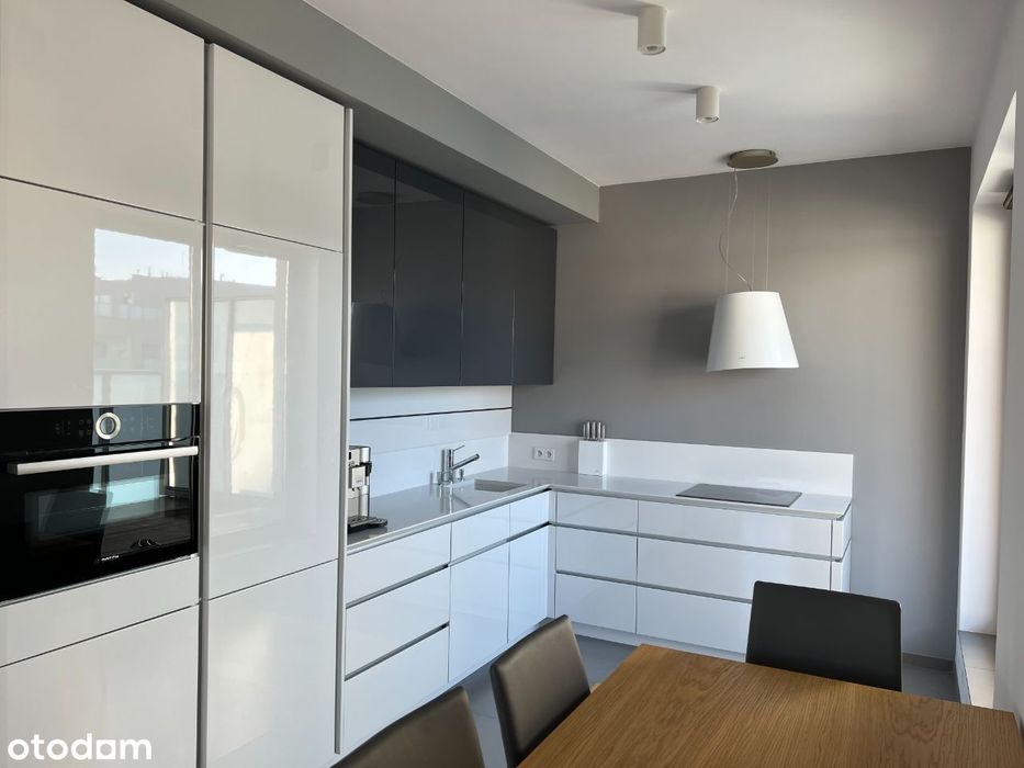 Dwupoziomowy apartament z 3 tarasami, Wilanów