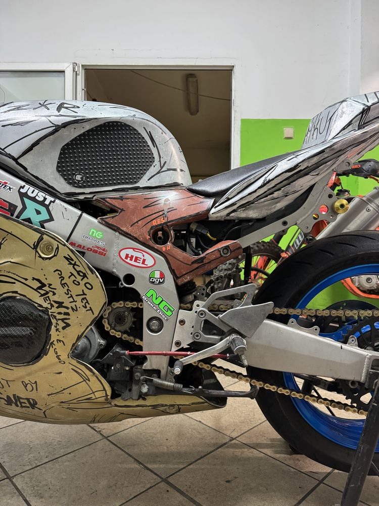 Kawasaki zxr400 na tor zarejestrowana