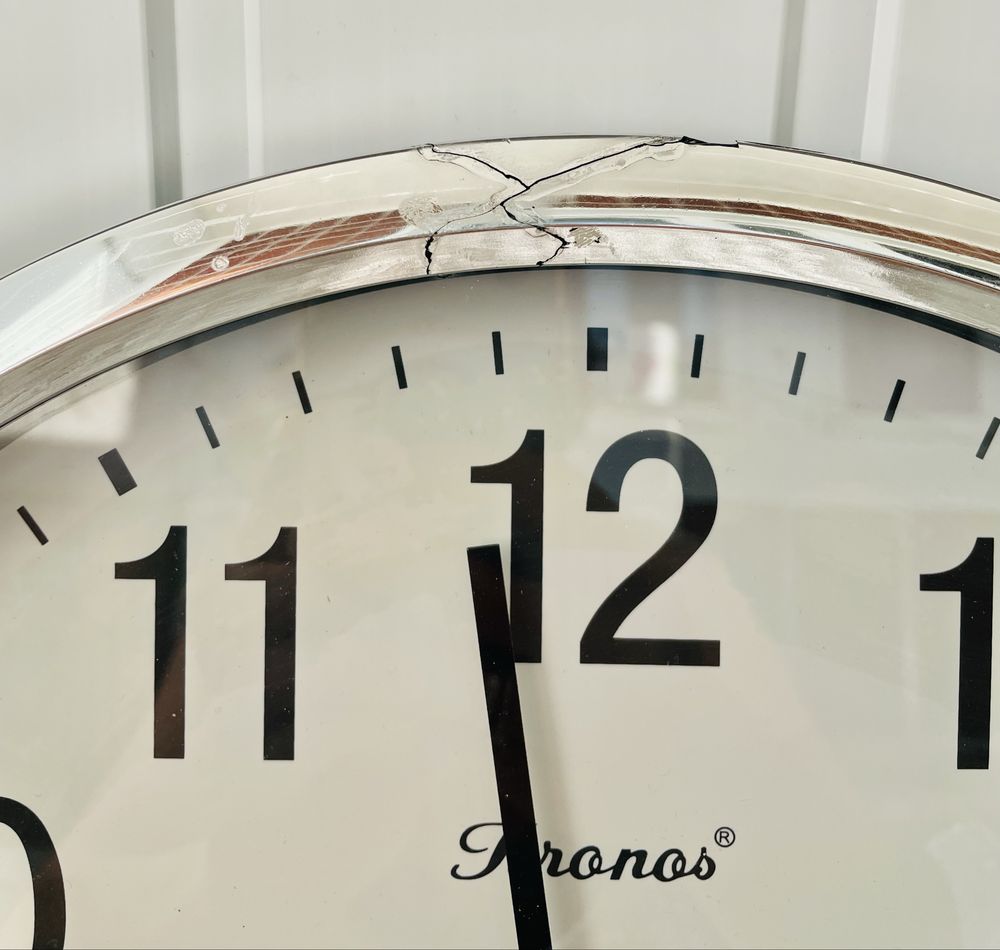 Часы настенные Kronos Quartz