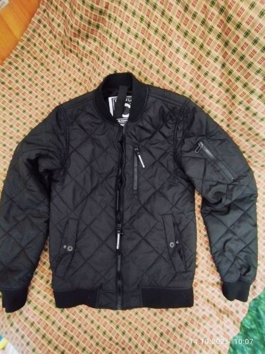 Продам осеннюю куртку на рост 150-155 см