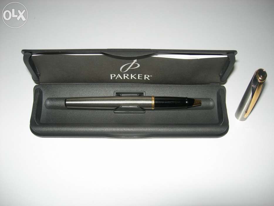 Parker Inflection Rollerbal Metal Chapeada a ouro