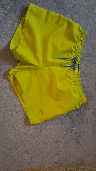 Kąpielówki markowe UMBRO rozmiar L piękne limonkowe