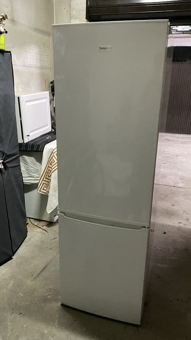 Frigorífico usado a funcionar