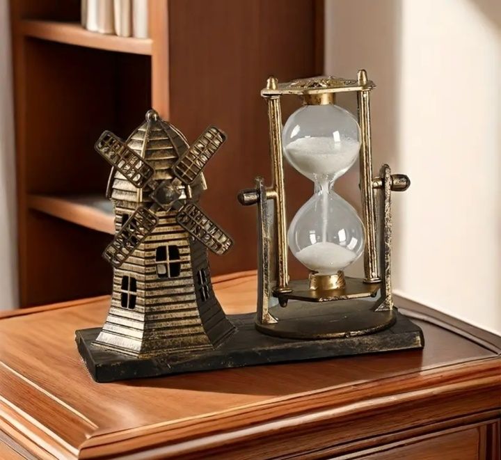 Песочные часы декоративные на подставк с мельницейе