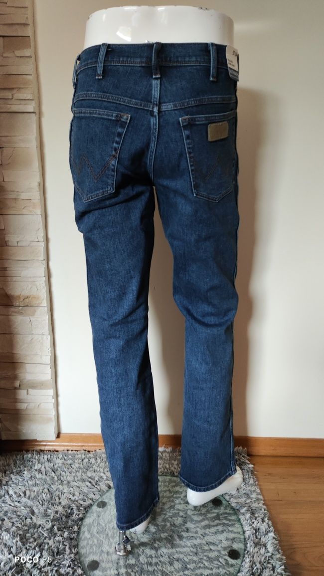 Wrangler Texas Straight The Moment męskie jeansy rozm 33/34 jak 33/32