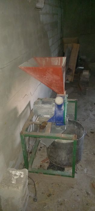 Млинок для зерна кукурудзи