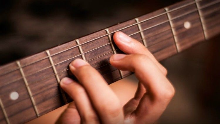 Aulas de guitarra / ukulele / na zona da prelada Porto